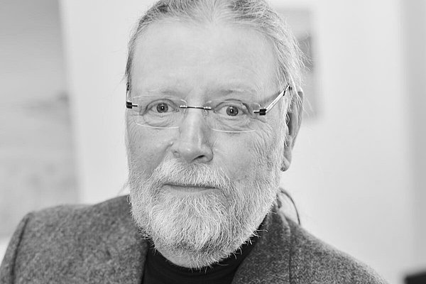 Porträt von Jürgen Reimer in schwarz weiß