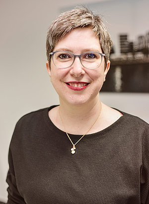 Dr. Anita Zeller