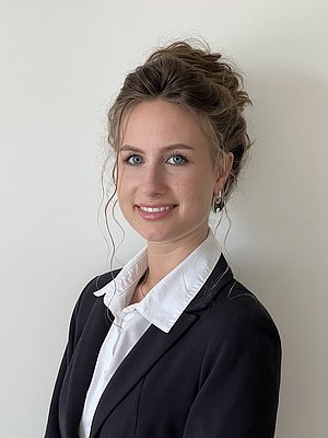 Laura Simon im Portr&auml;t